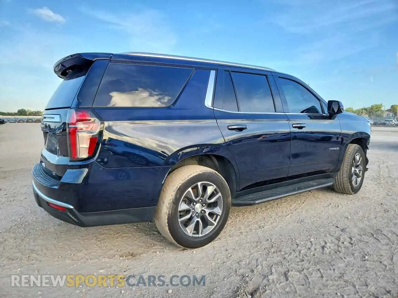 3 Фотография поврежденного автомобиля 1GNSCNKDXNR326329 CHEVROLET TAHOE 2022