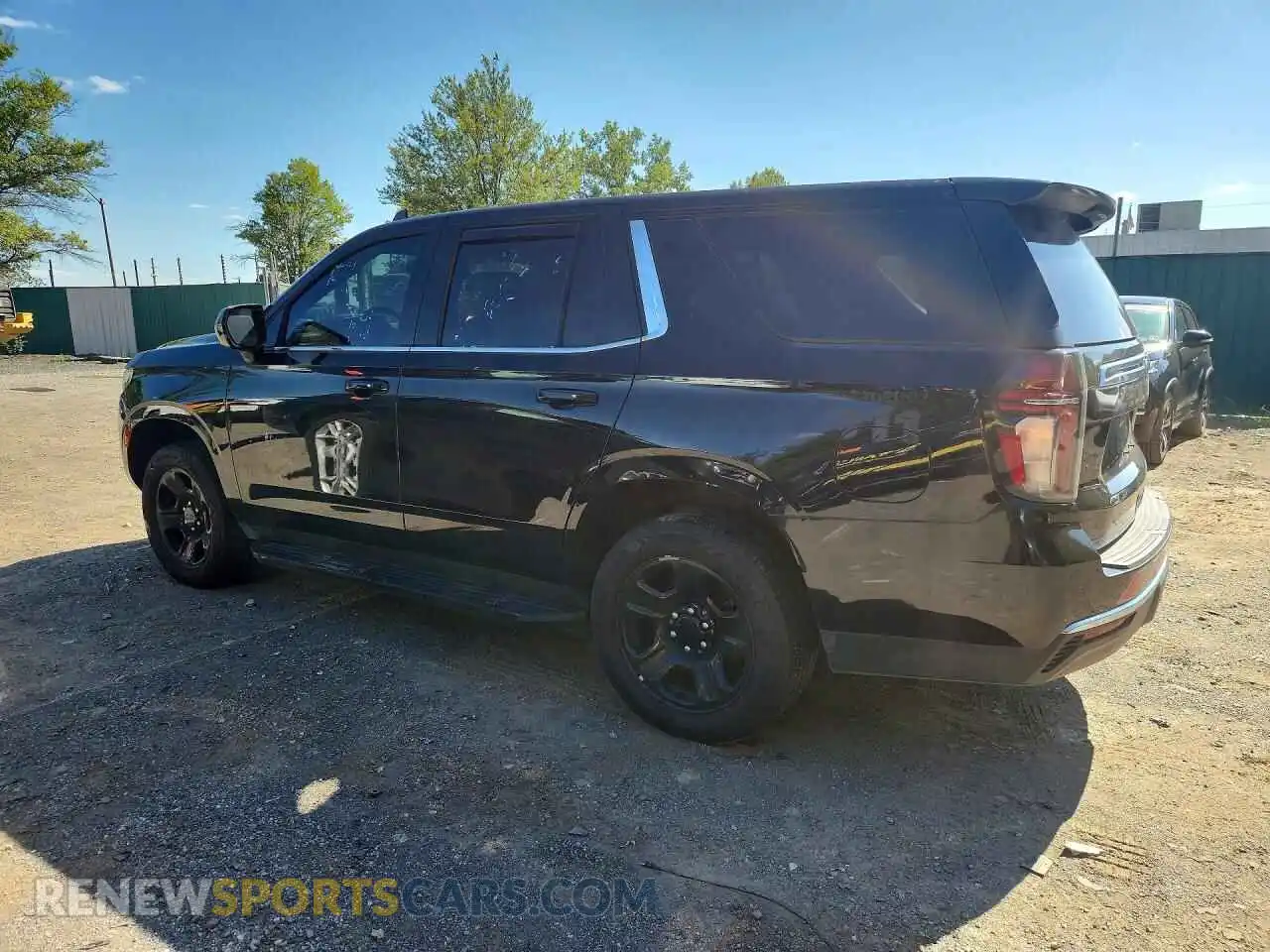 2 Фотография поврежденного автомобиля 1GBSKLED9PR331475 CHEVROLET TAHOE 2023
