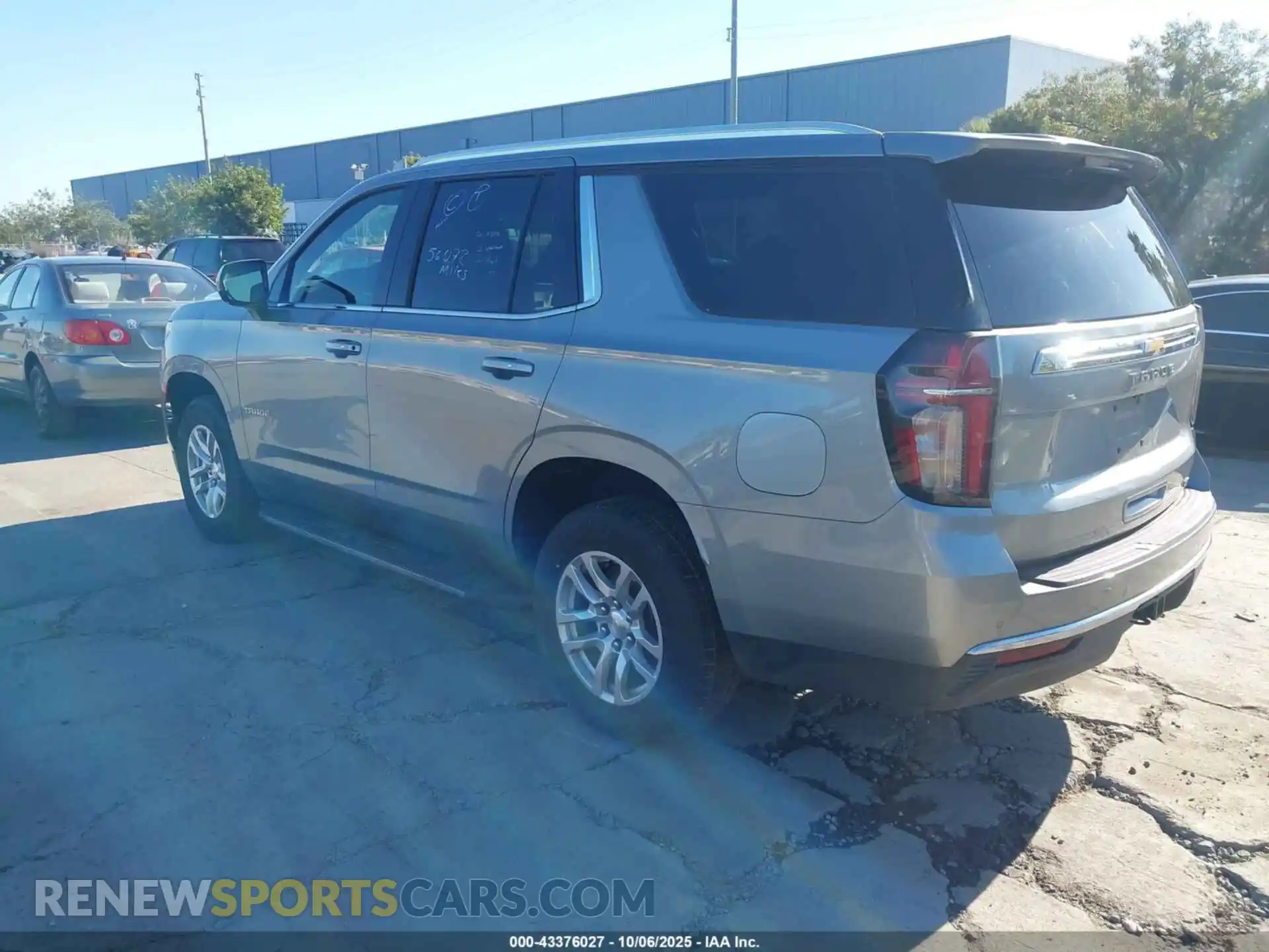 3 Фотография поврежденного автомобиля 1GNSCNKD3PR344836 CHEVROLET TAHOE 2023