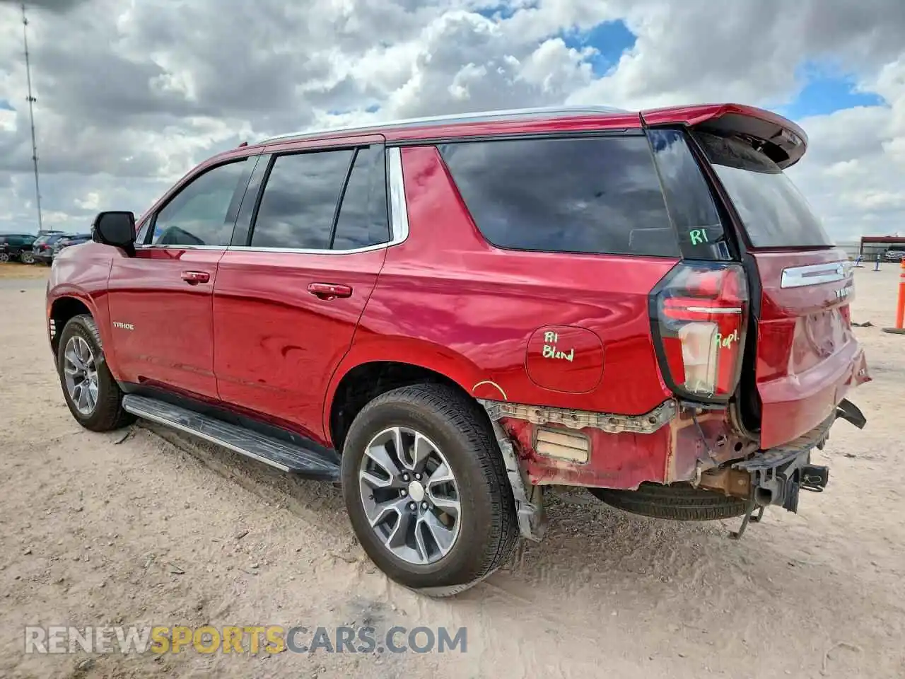 2 fotografías del automóvil dañado 1GNSCNKD4PR323980 CHEVROLET TAHOE 2023