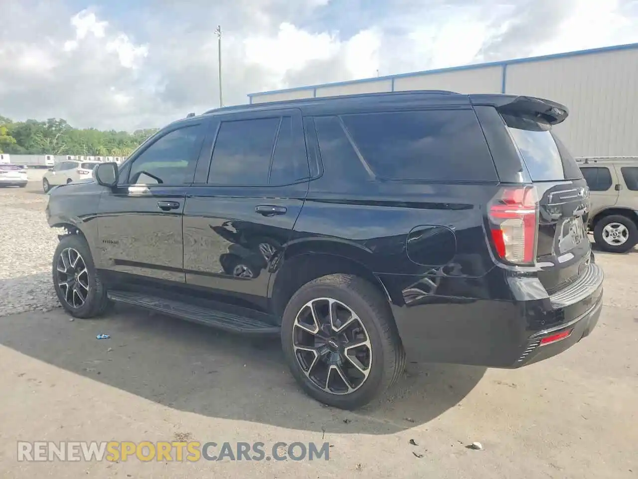 2 fotografías del automóvil dañado 1GNSCRKD6PR145576 CHEVROLET TAHOE 2023