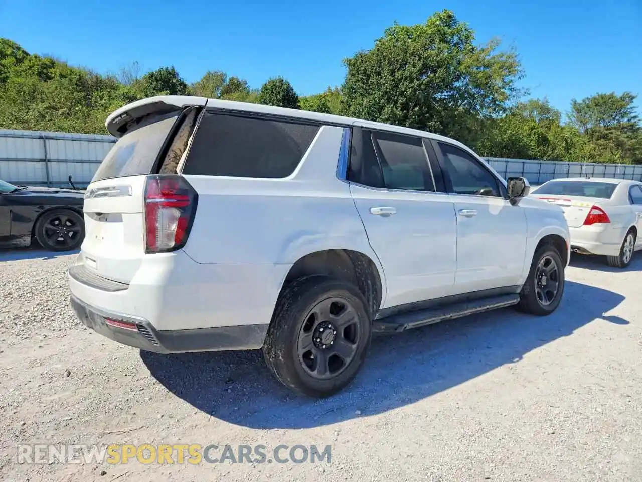 3 Фотография поврежденного автомобиля 1GNSKLED8PR435202 CHEVROLET TAHOE 2023
