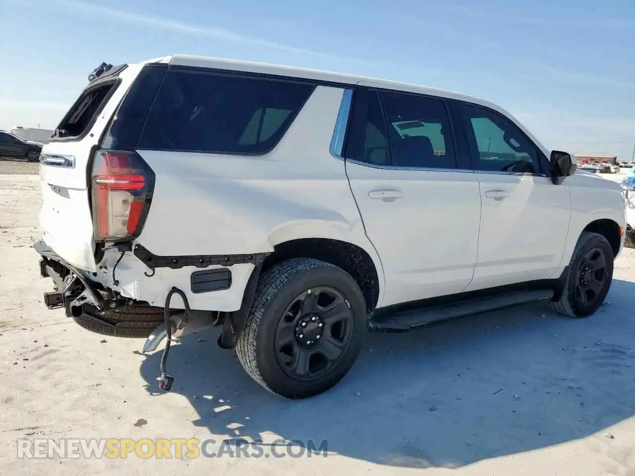 3 fotografías del automóvil dañado 1GBSCLED8RR234798 CHEVROLET TAHOE 2024