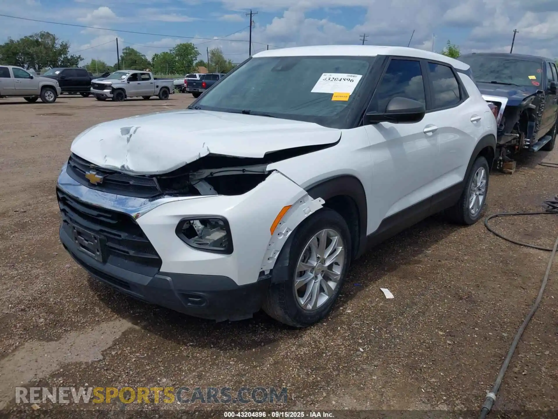 2 Photograph of a damaged car KL79MMS25MB072319 CHEVROLET TRAILBLAZER 2021