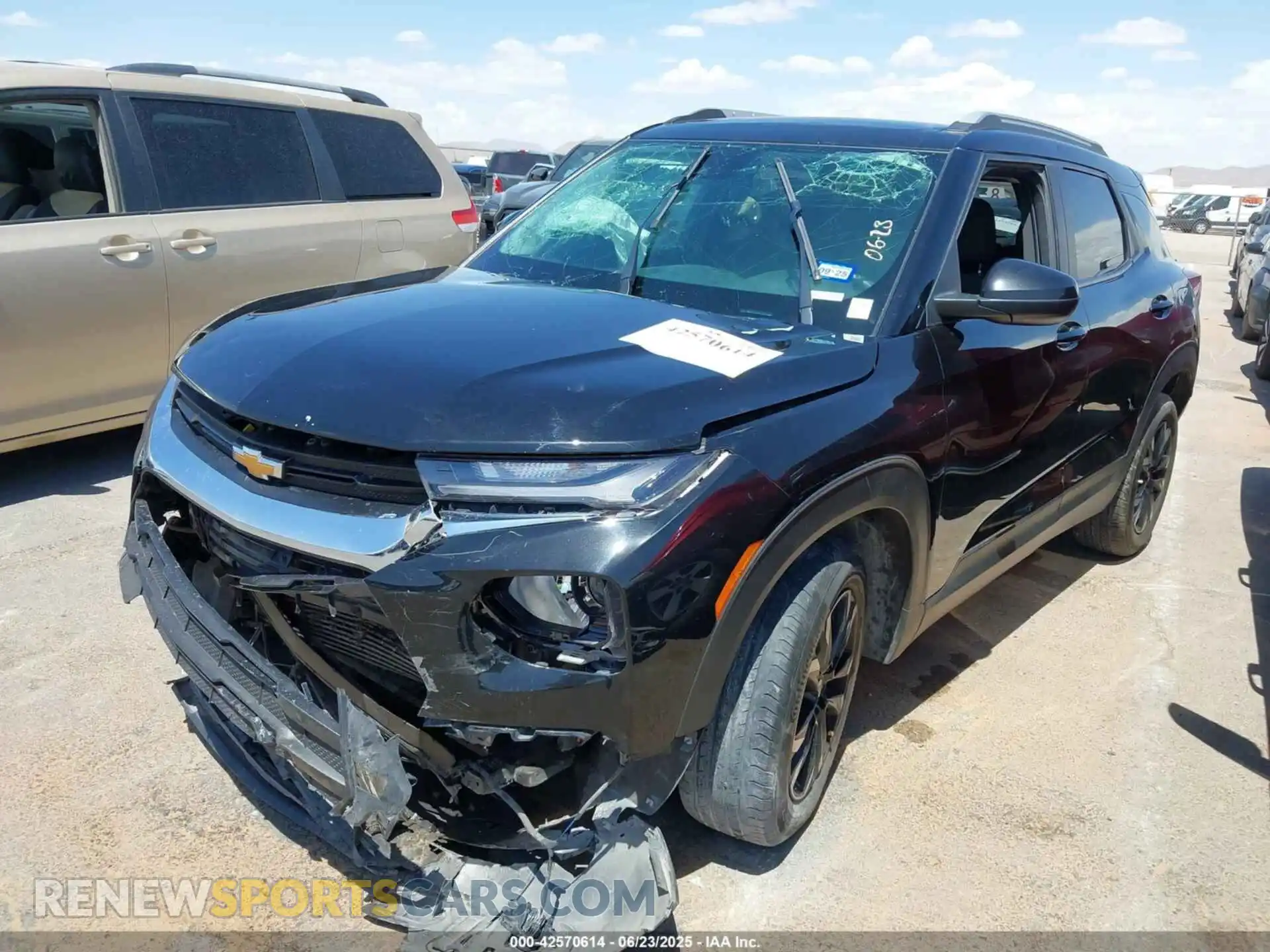 2 Photograph of a damaged car KL79MPS24MB155581 CHEVROLET TRAILBLAZER 2021