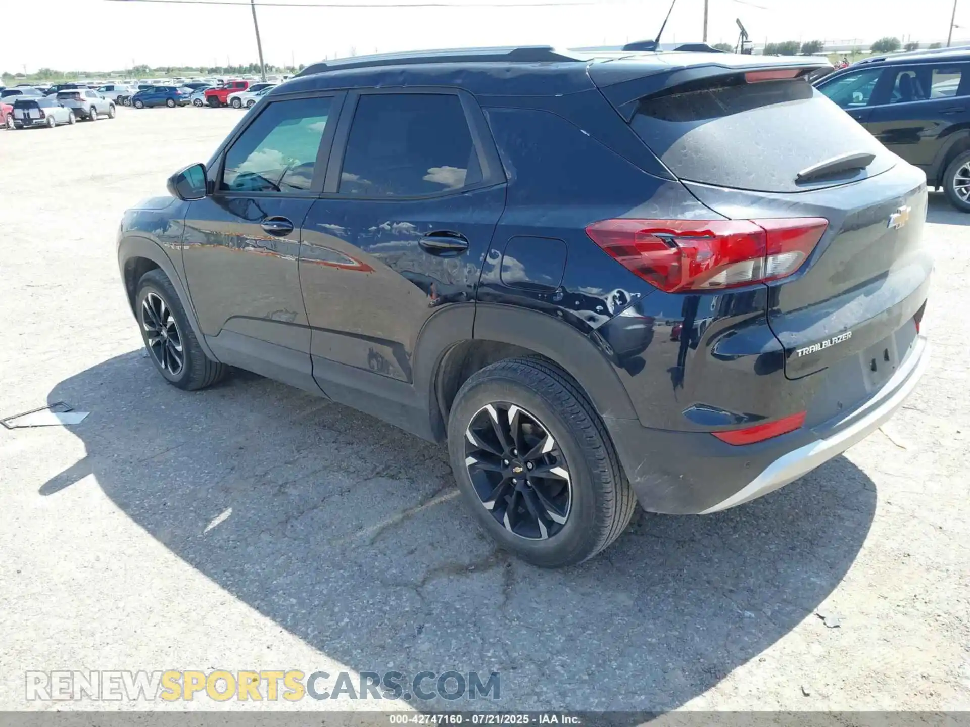 3 Photograph of a damaged car KL79MPSL5MB148857 CHEVROLET TRAILBLAZER 2021