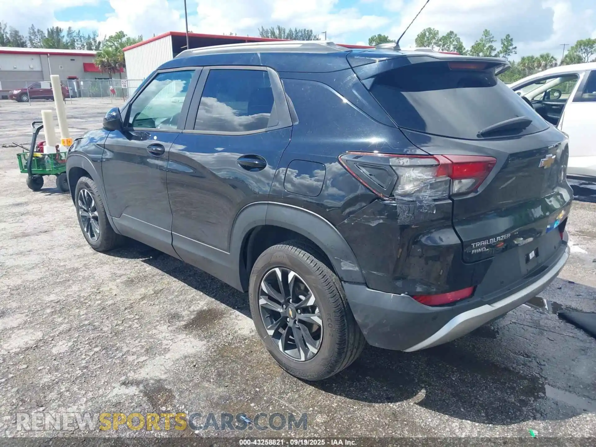 3 Photograph of a damaged car KL79MRSLXMB010534 CHEVROLET TRAILBLAZER 2021