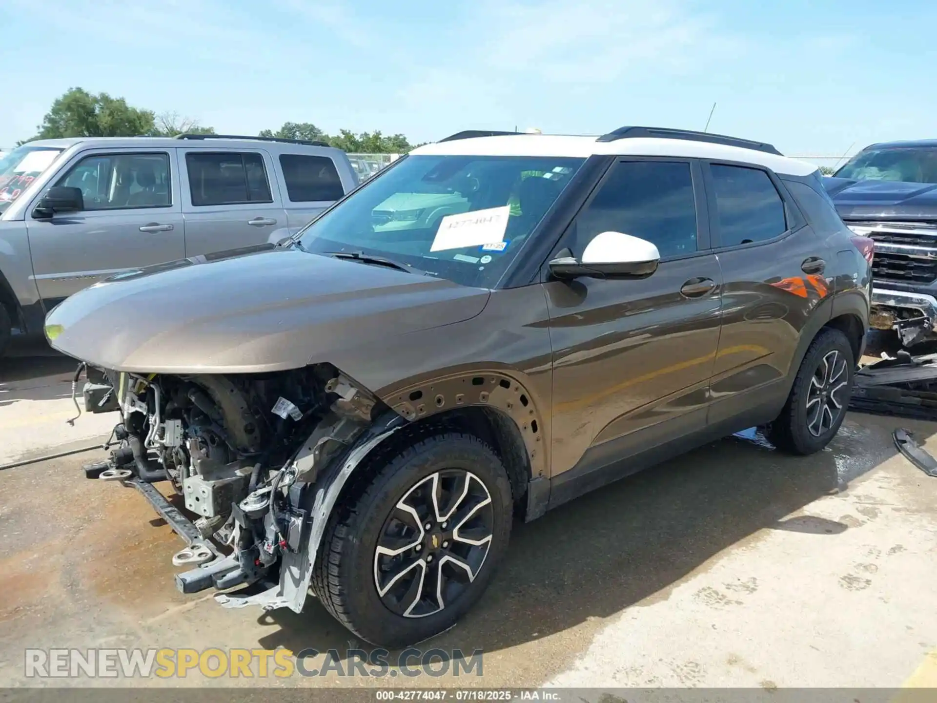 2 Photograph of a damaged car KL79MVSL5MB080760 CHEVROLET TRAILBLAZER 2021