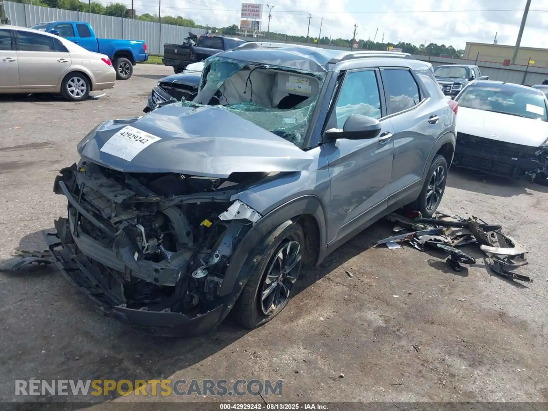 2 Photograph of a damaged car KL79MPSL3NB081676 CHEVROLET TRAILBLAZER 2022
