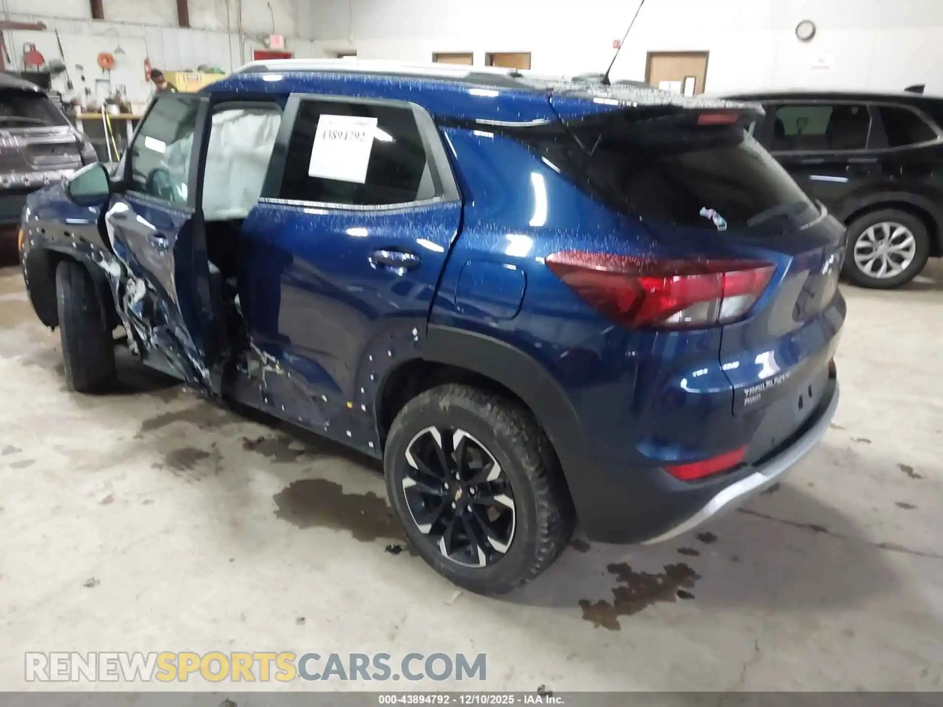3 Photograph of a damaged car KL79MRSL5NB006067 CHEVROLET TRAILBLAZER 2022