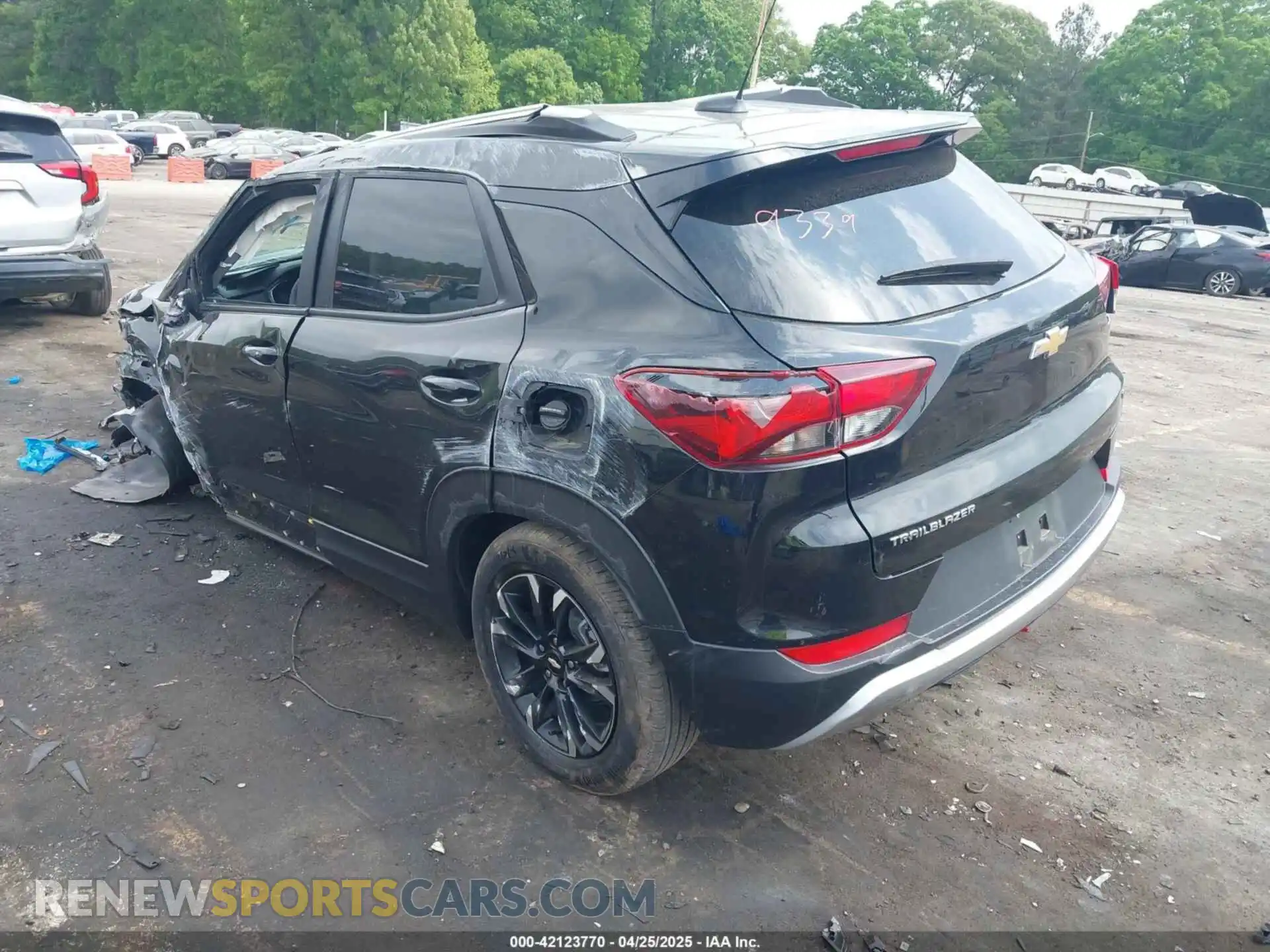3 Photograph of a damaged car KL79MPS21PB179339 CHEVROLET TRAILBLAZER 2023