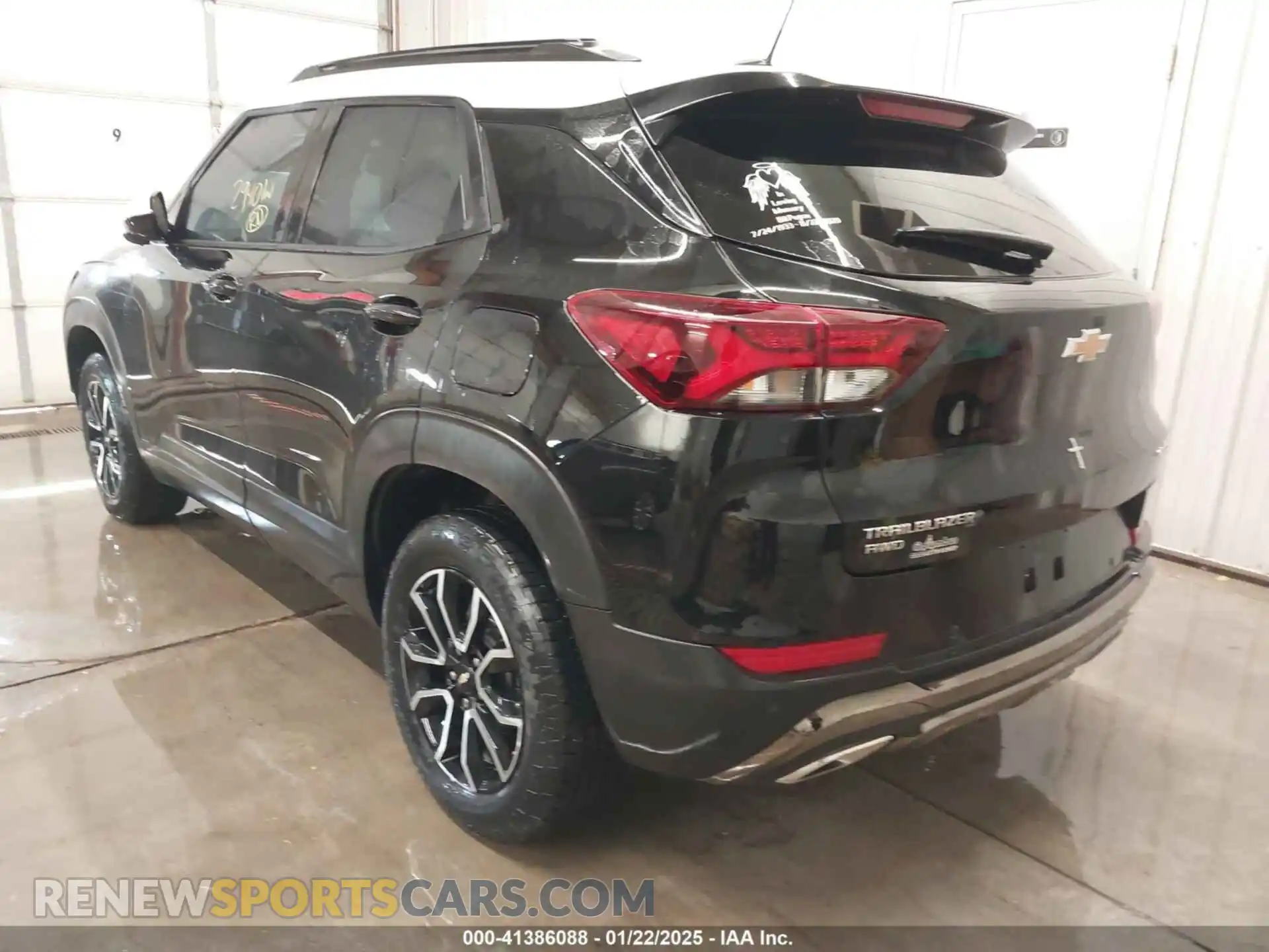 3 Photograph of a damaged car KL79MSSL1PB105561 CHEVROLET TRAILBLAZER 2023