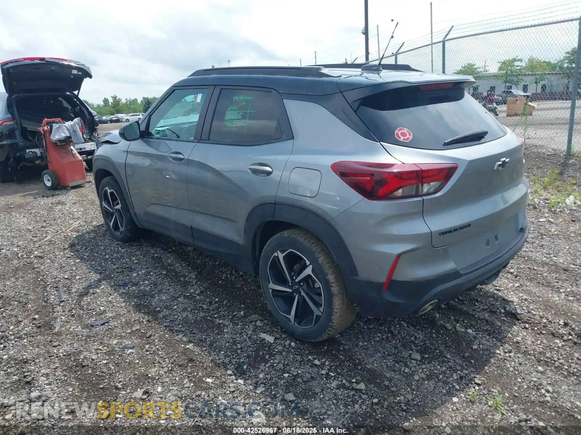 3 Фотография поврежденного автомобиля KL79MTSL5PB060811 CHEVROLET TRAILBLAZER 2023