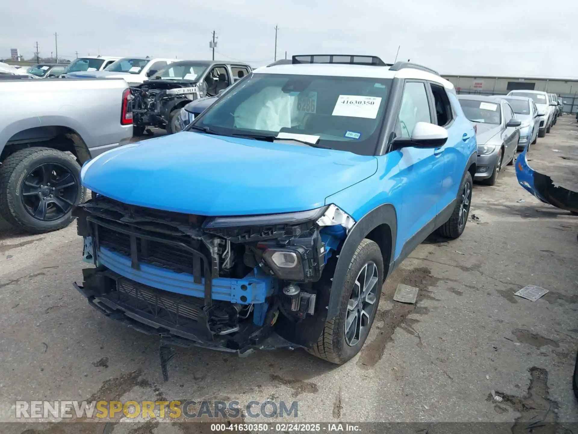 2 Фотография поврежденного автомобиля KL79MVSL2RB133065 CHEVROLET TRAILBLAZER 2024