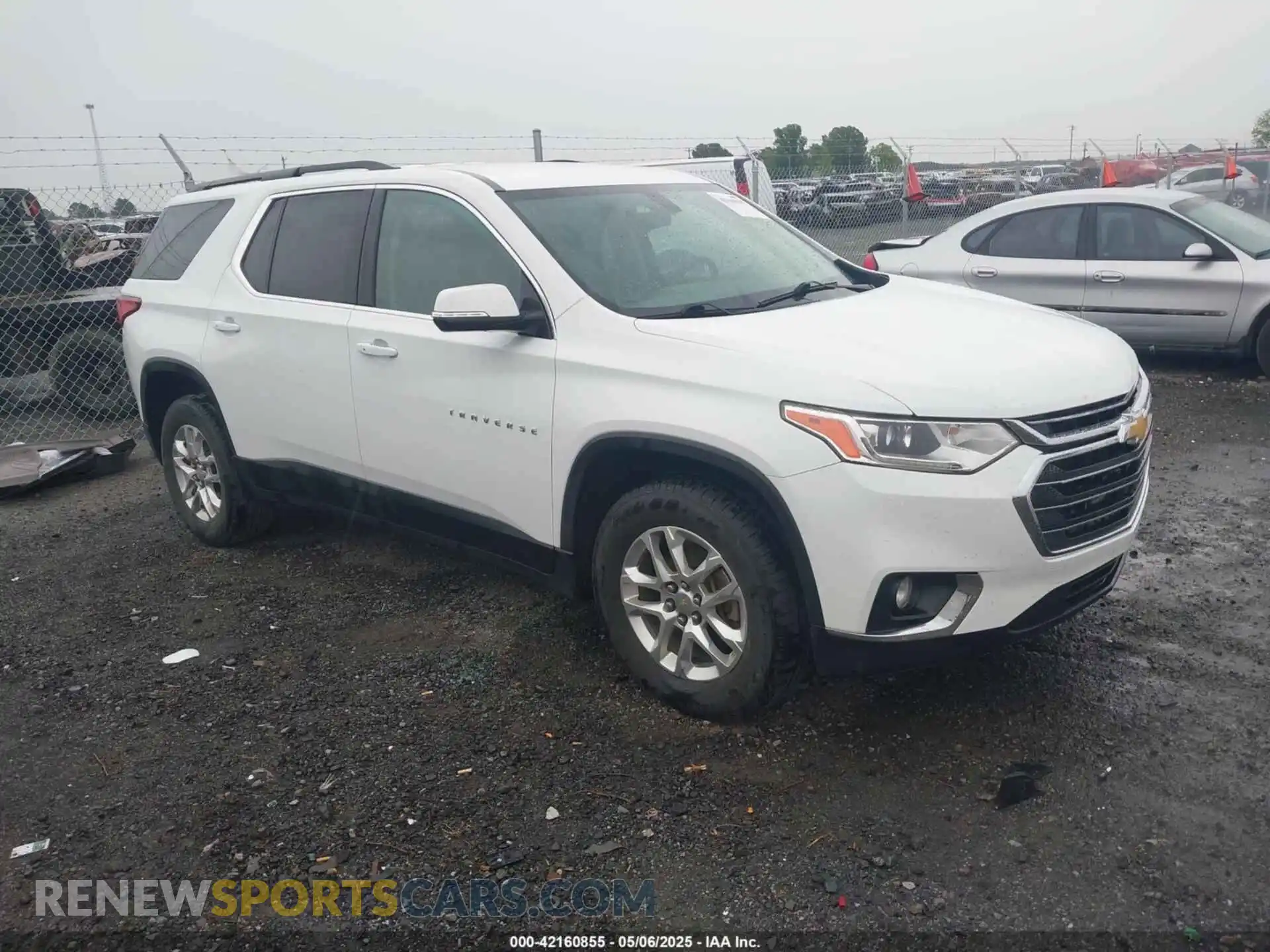 1 Photograph of a damaged car 1GNERGKW2KJ279929 CHEVROLET TRAVERSE 2019