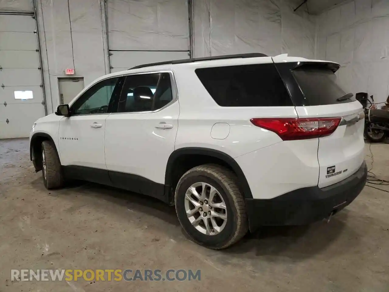 2 Photograph of a damaged car 1GNEVGKW4KJ192741 CHEVROLET TRAVERSE 2019