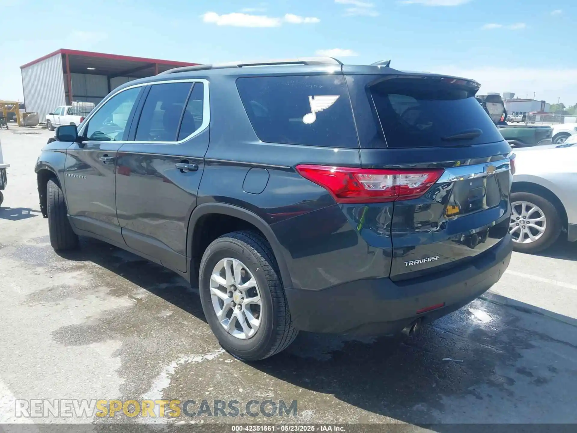 3 Photograph of a damaged car 1GNERGKW1LJ111250 CHEVROLET TRAVERSE 2020