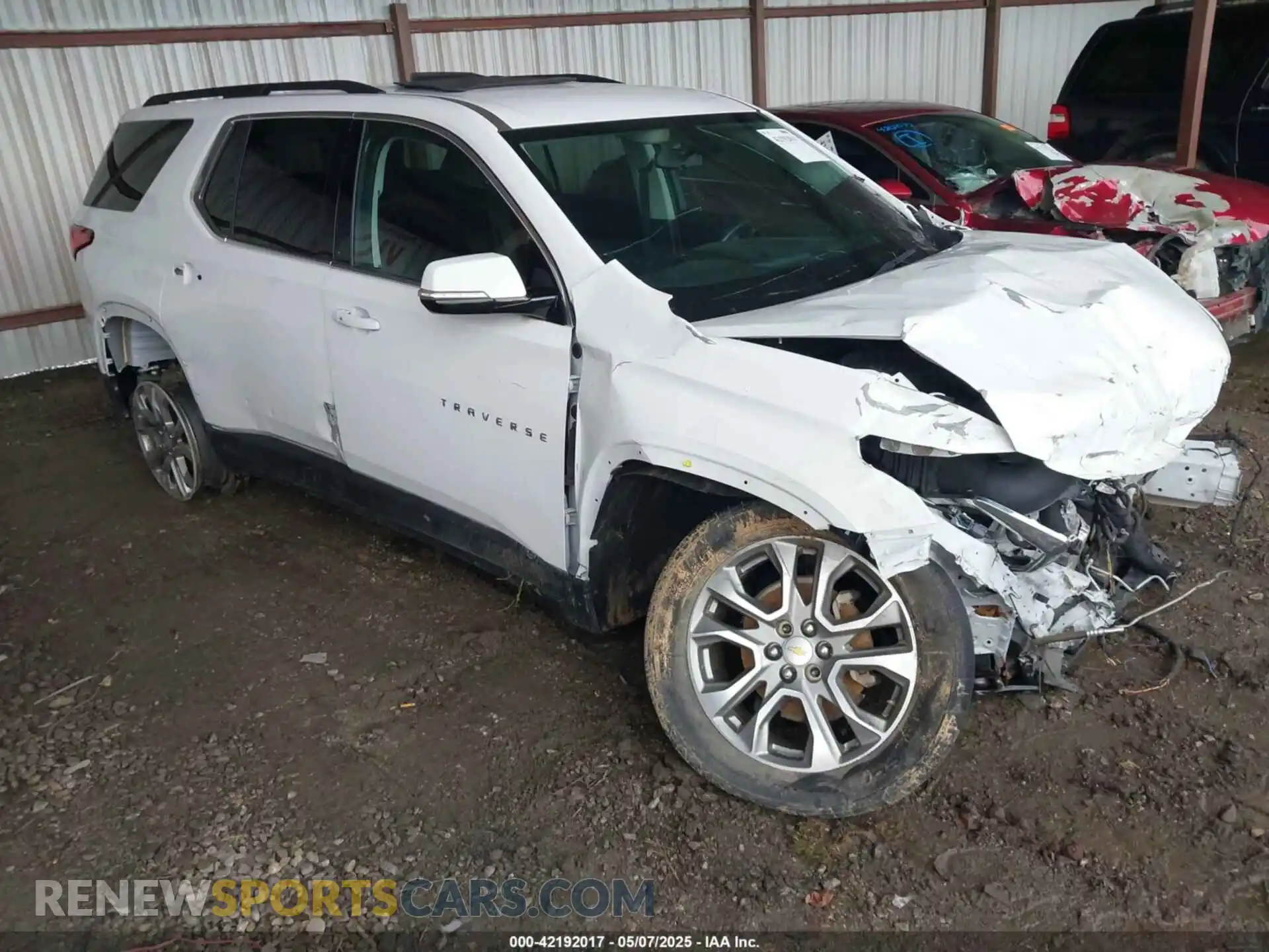1 Photograph of a damaged car 1GNERGKW5LJ305571 CHEVROLET TRAVERSE 2020
