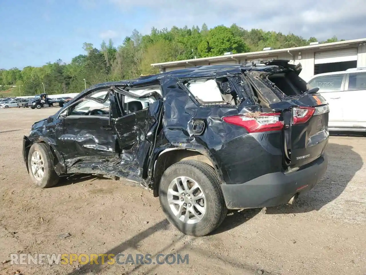 2 Photograph of a damaged car 1GNERGKW8LJ121807 CHEVROLET TRAVERSE 2020