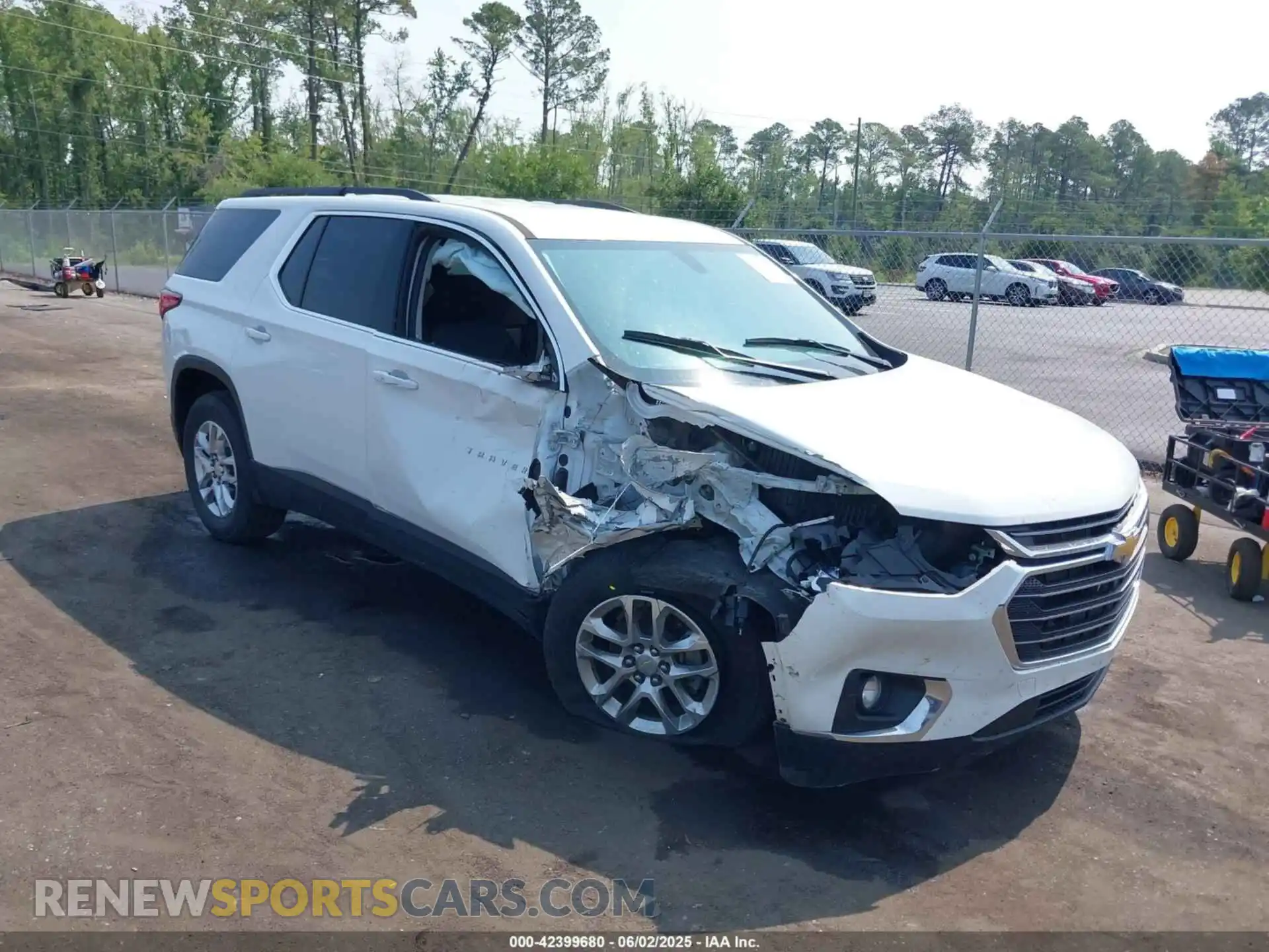 1 Photograph of a damaged car 1GNERGKW8LJ273702 CHEVROLET TRAVERSE 2020