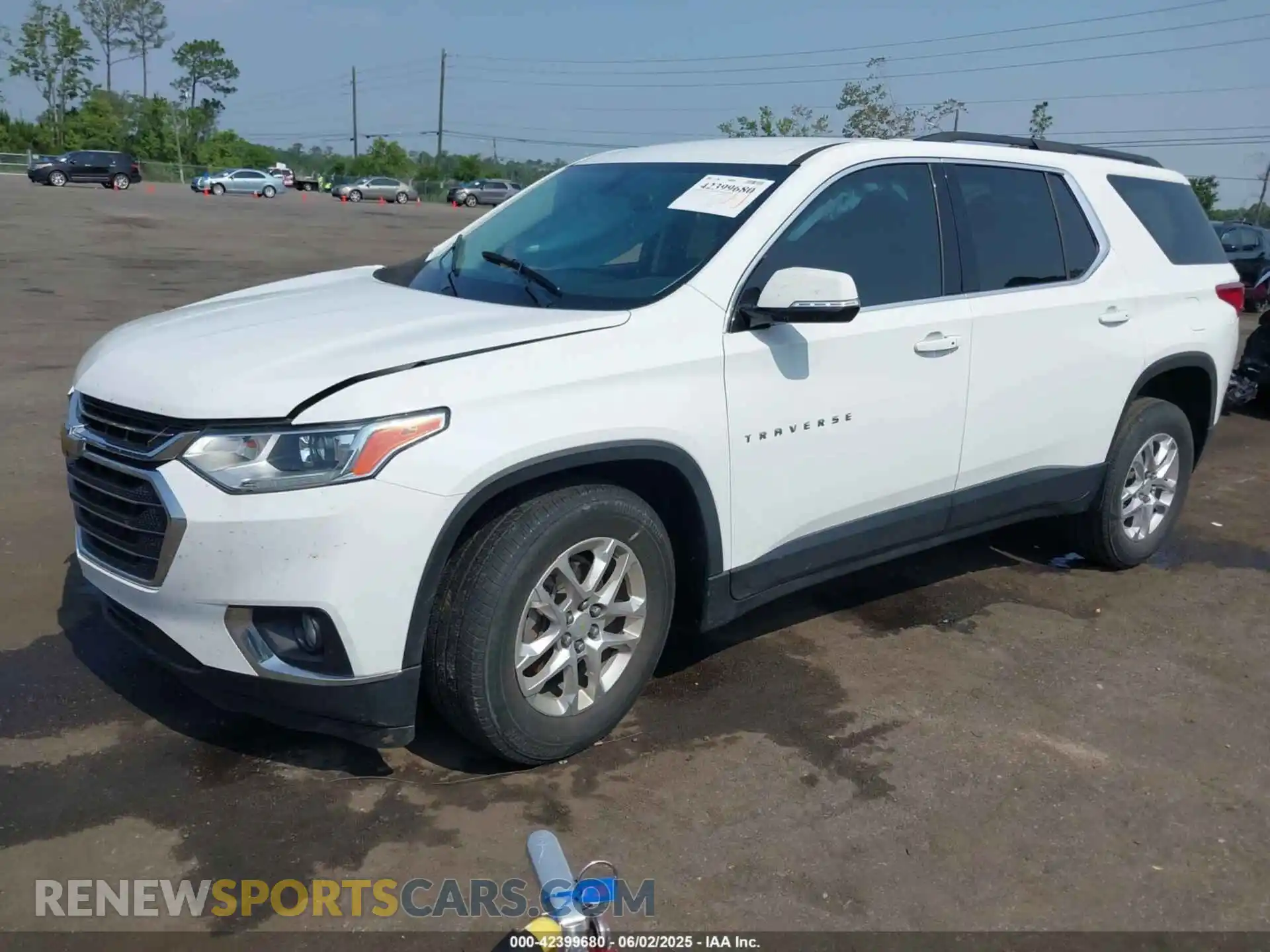 2 Photograph of a damaged car 1GNERGKW8LJ273702 CHEVROLET TRAVERSE 2020
