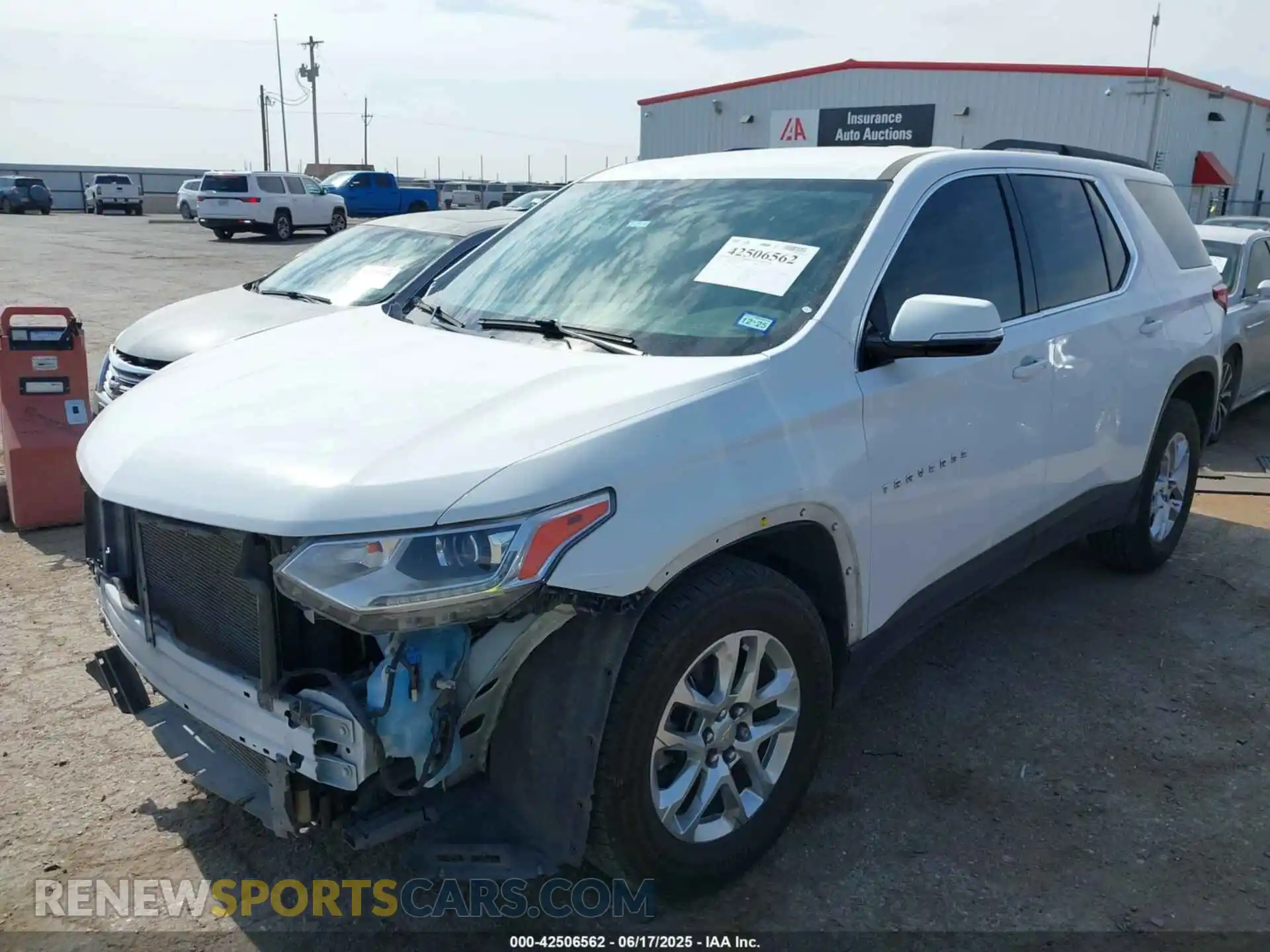 2 Photograph of a damaged car 1GNERHKW8LJ308468 CHEVROLET TRAVERSE 2020