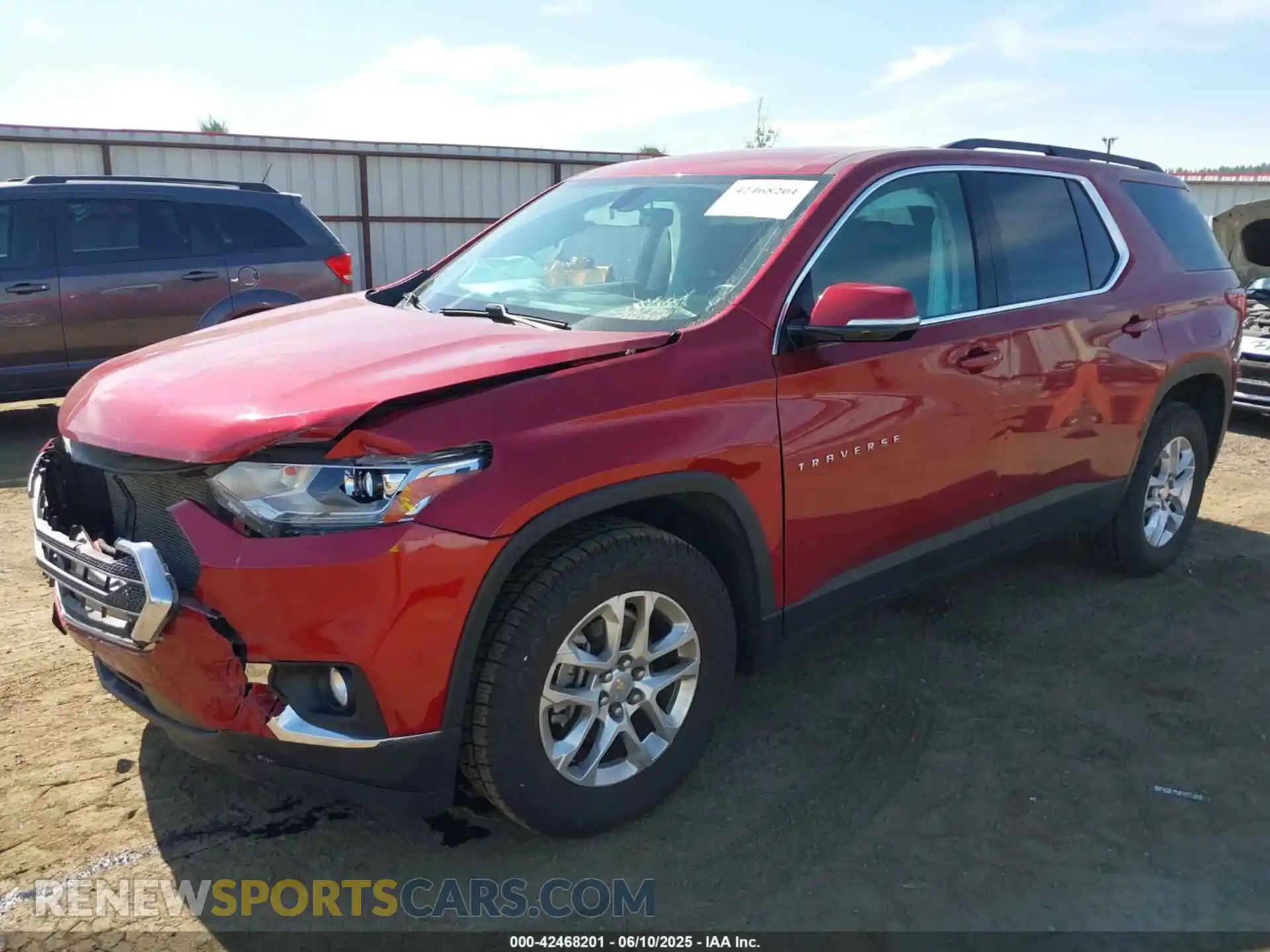 2 Photograph of a damaged car 1GNEVGKWXLJ118564 CHEVROLET TRAVERSE 2020
