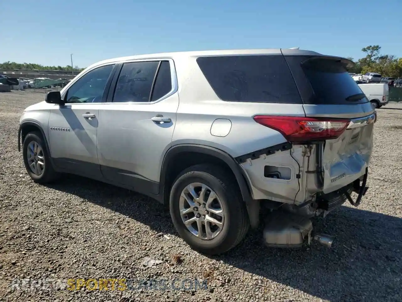 2 fotografías del automóvil dañado 1GNERFKW9MJ136232 CHEVROLET TRAVERSE 2021
