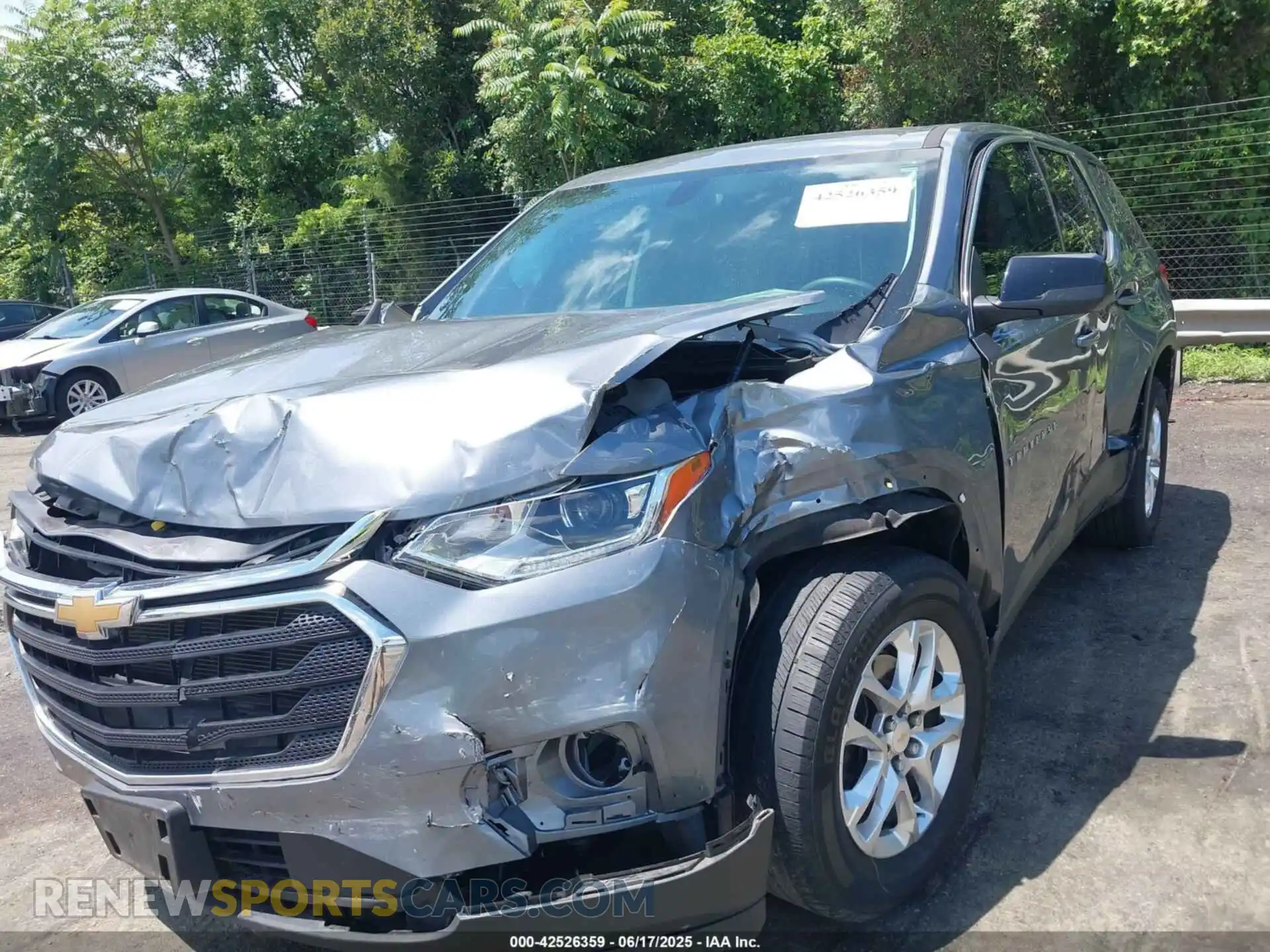 2 fotografías del automóvil dañado 1GNERFKWXMJ213433 CHEVROLET TRAVERSE 2021