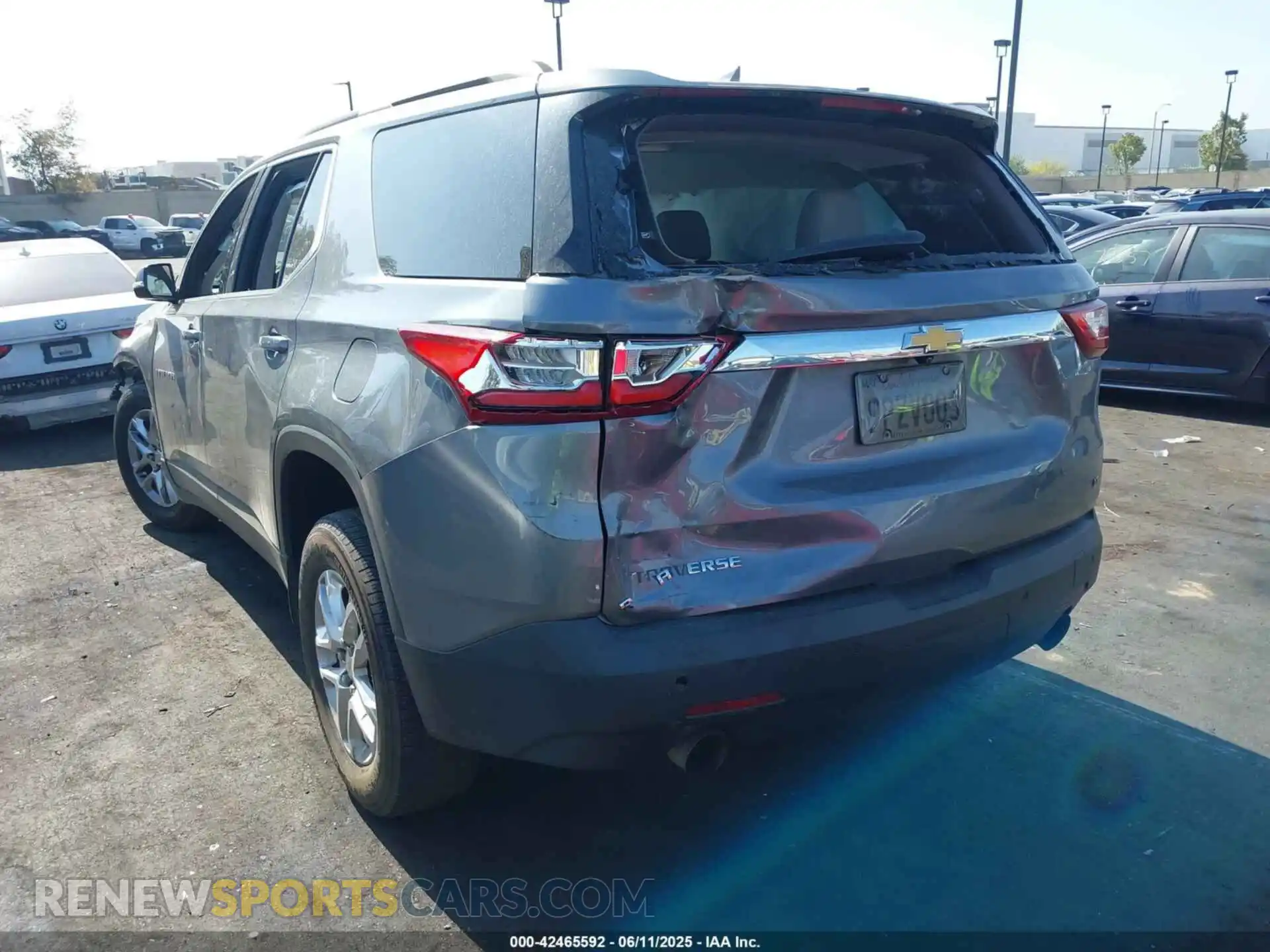 3 Фотография поврежденного автомобиля 1GNERGKW0MJ218839 CHEVROLET TRAVERSE 2021