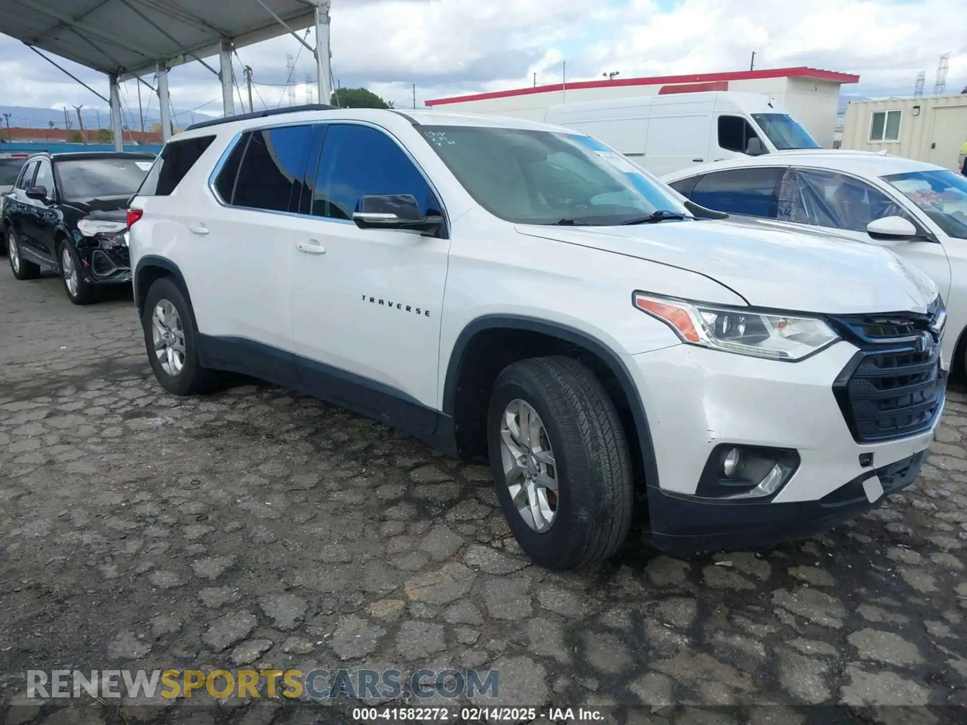 1 Photograph of a damaged car 1GNERGKW4MJ111633 CHEVROLET TRAVERSE 2021