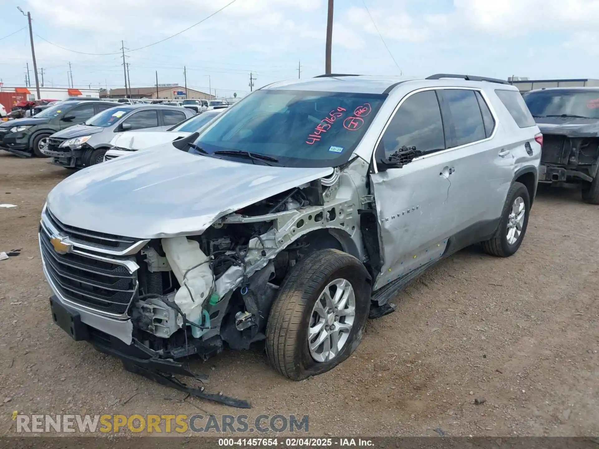 2 Photograph of a damaged car 1GNERGKW6MJ206811 CHEVROLET TRAVERSE 2021
