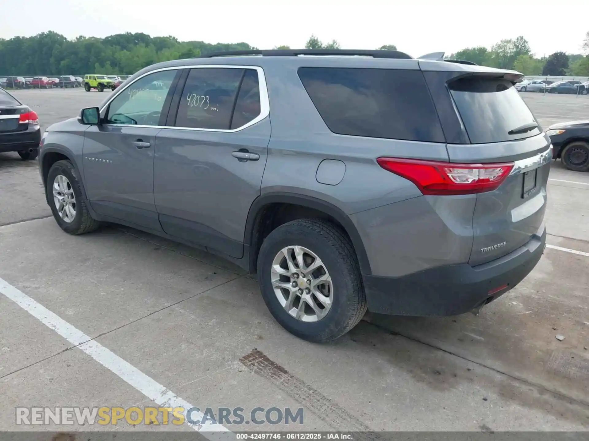 3 Photograph of a damaged car 1GNERGKW7MJ111626 CHEVROLET TRAVERSE 2021