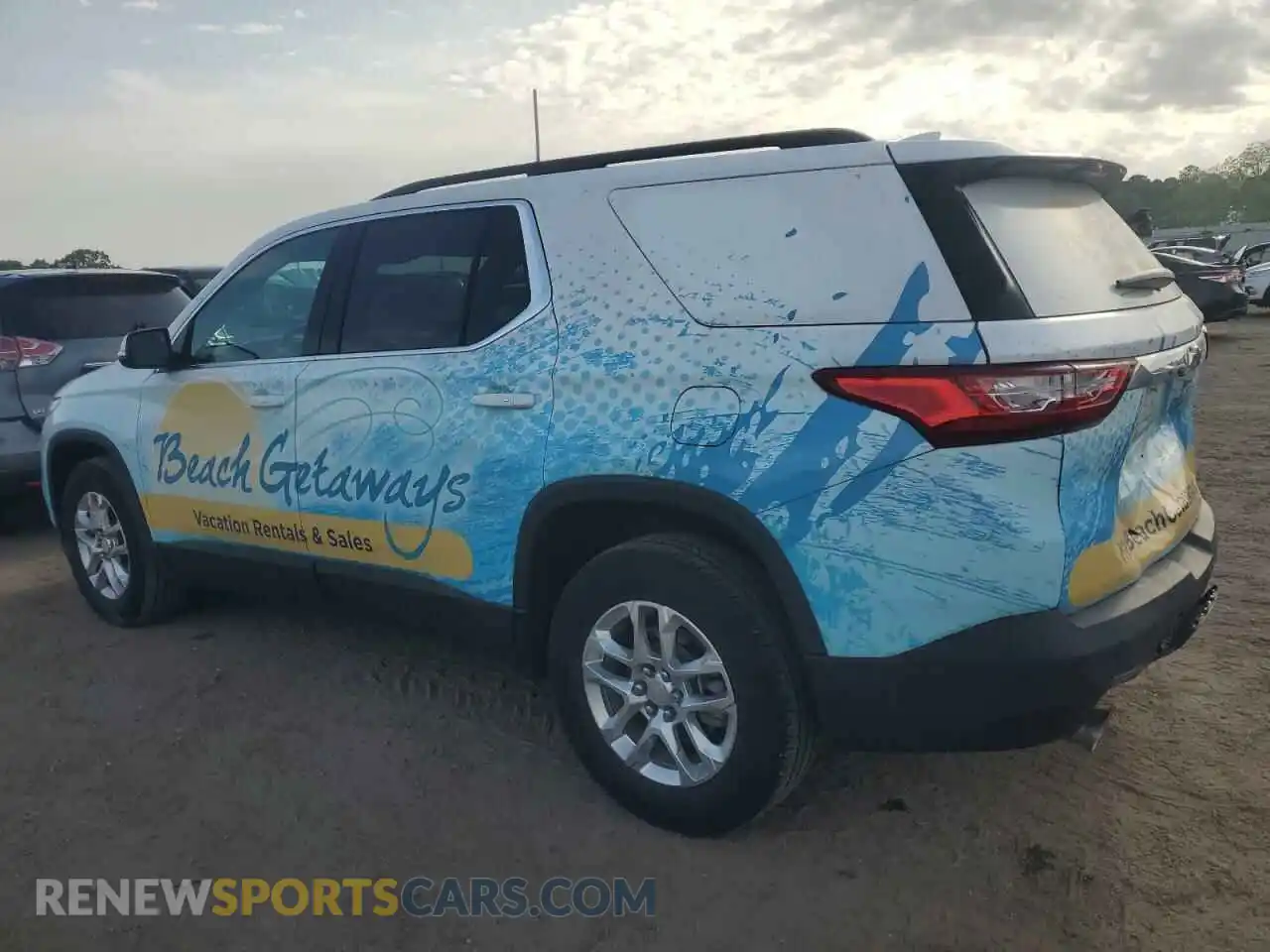 2 Photograph of a damaged car 1GNERGKW8MJ269344 CHEVROLET TRAVERSE 2021