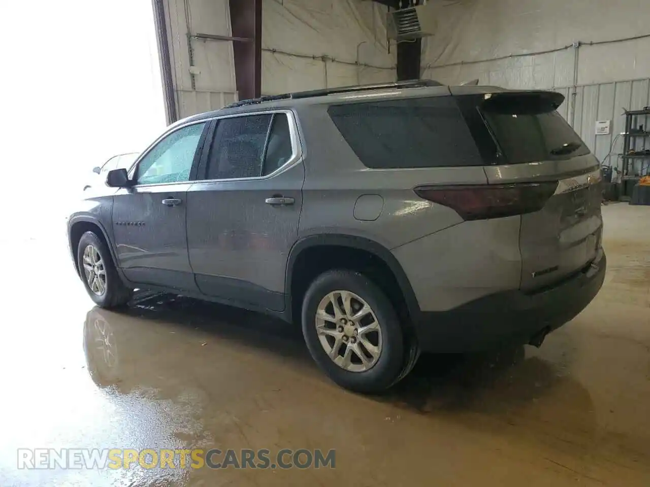2 fotografías del automóvil dañado 1GNERGKW9MJ215650 CHEVROLET TRAVERSE 2021