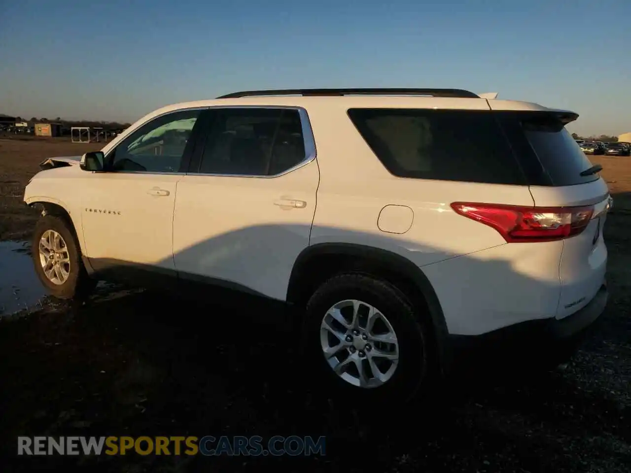 2 Photograph of a damaged car 1GNERHKWXMJ148319 CHEVROLET TRAVERSE 2021
