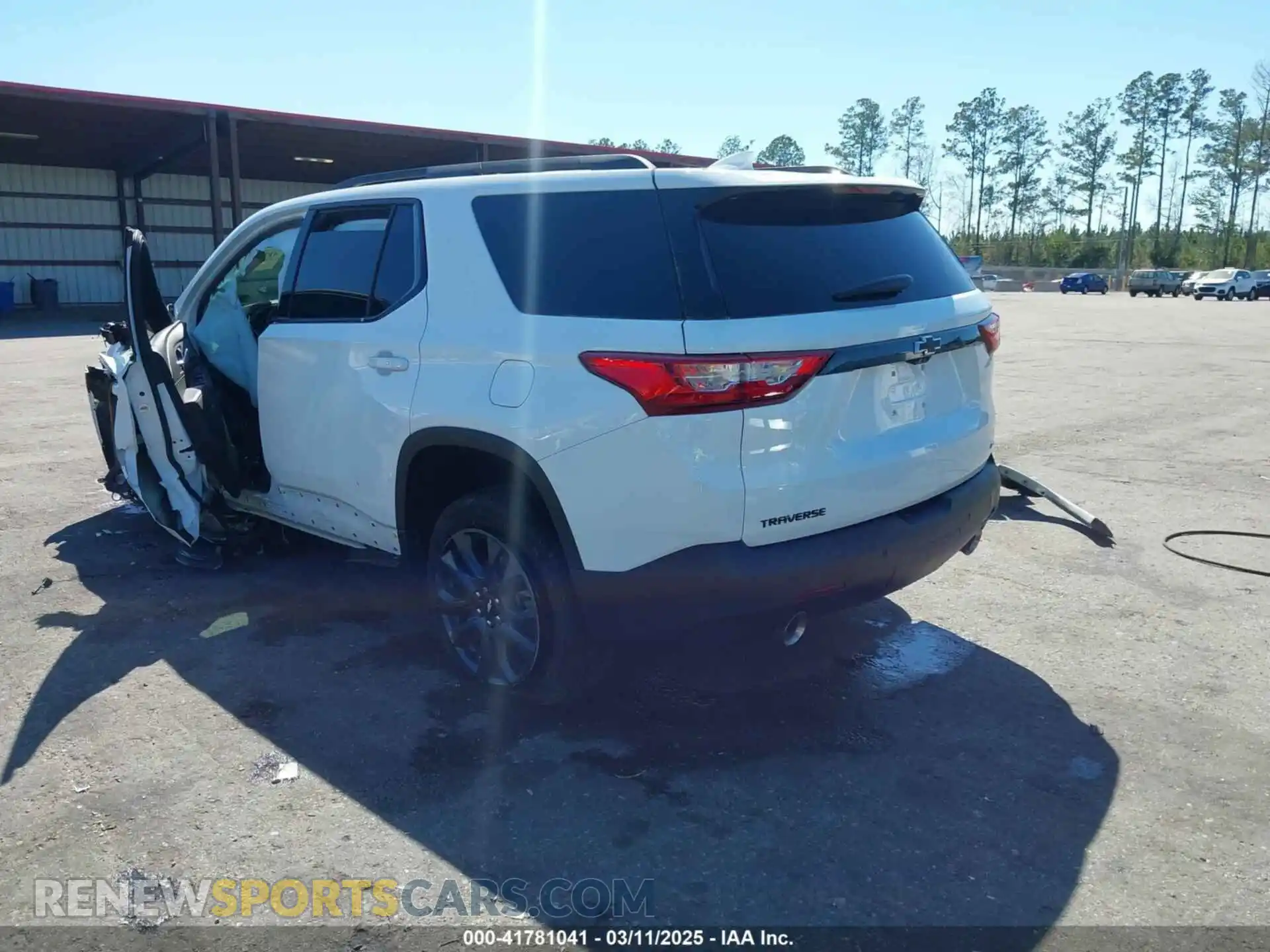 3 Photograph of a damaged car 1GNERJKWXMJ266698 CHEVROLET TRAVERSE 2021