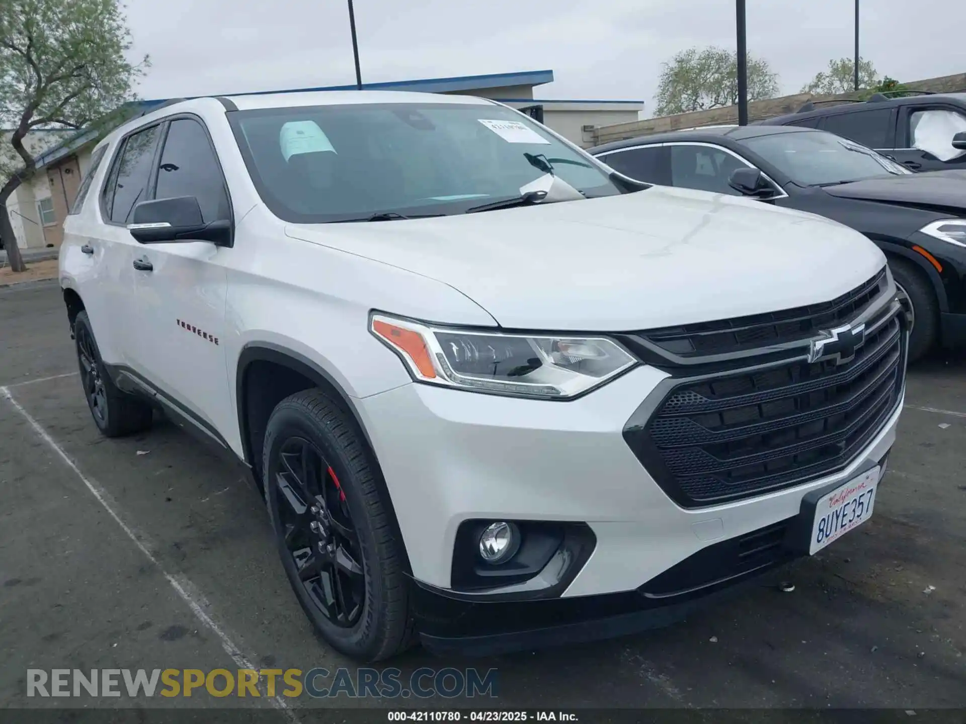 1 Photograph of a damaged car 1GNERKKWXMJ133834 CHEVROLET TRAVERSE 2021