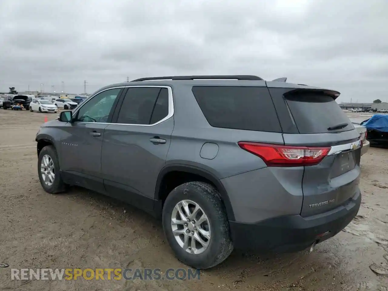 2 Photograph of a damaged car 1GNEVGKW0MJ218433 CHEVROLET TRAVERSE 2021