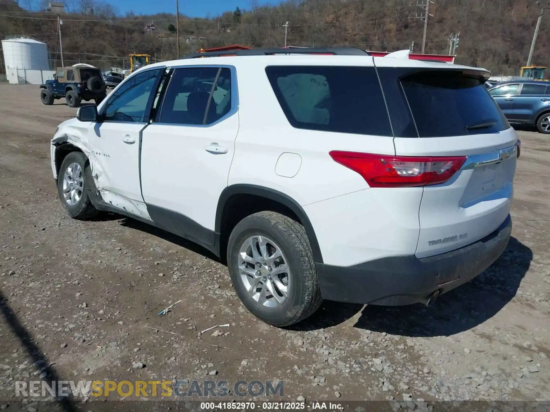 3 Photograph of a damaged car 1GNEVGKW0MJ260455 CHEVROLET TRAVERSE 2021