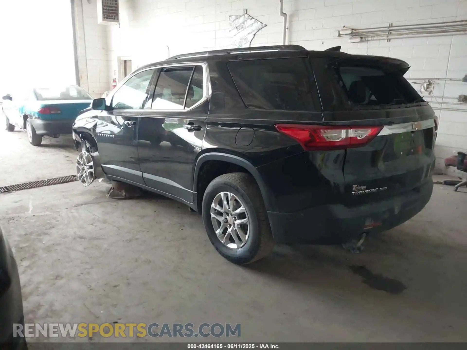 3 Photograph of a damaged car 1GNEVGKW0MJ269379 CHEVROLET TRAVERSE 2021