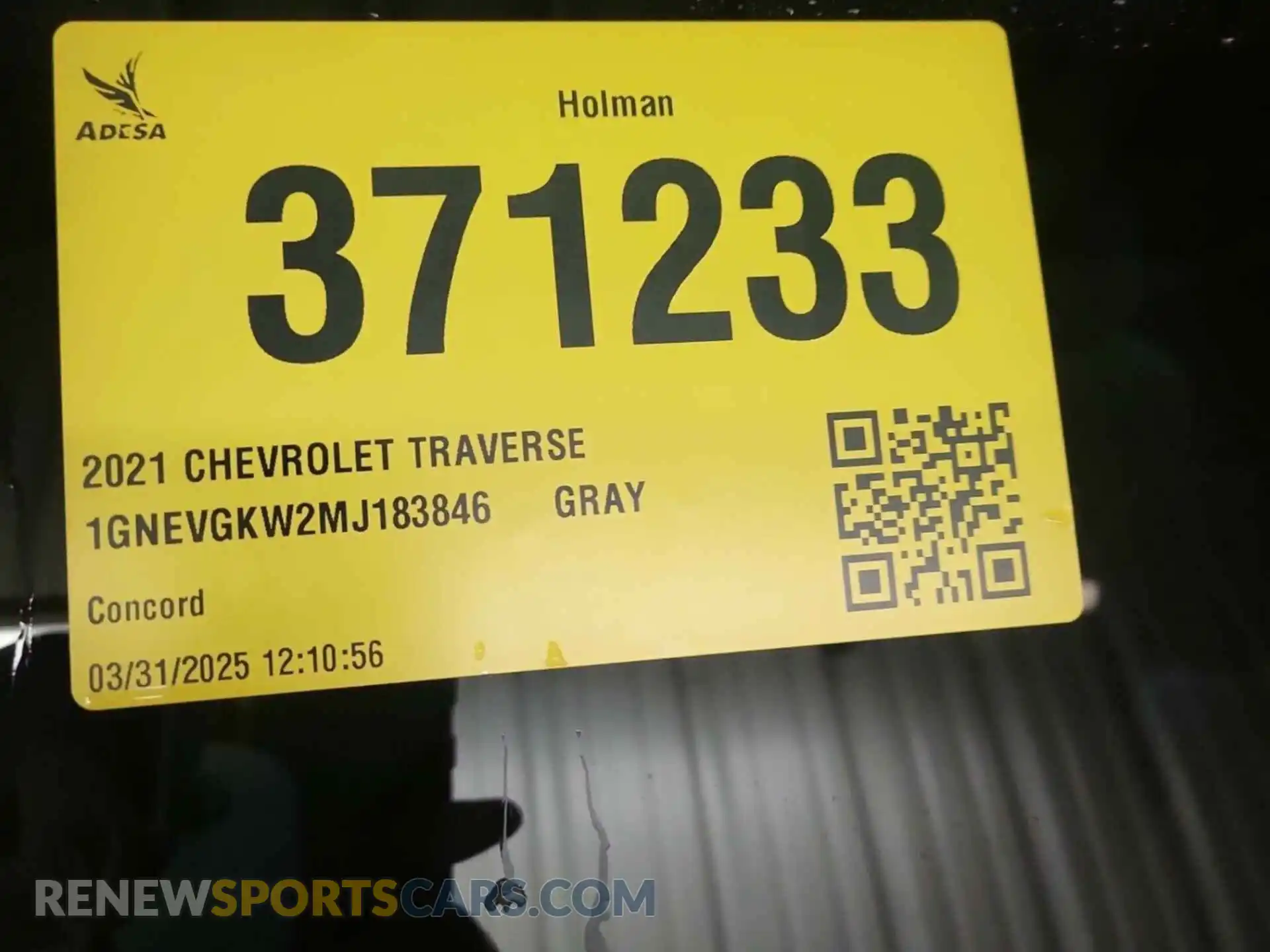 2 Photograph of a damaged car 1GNEVGKW2MJ183846 CHEVROLET TRAVERSE 2021