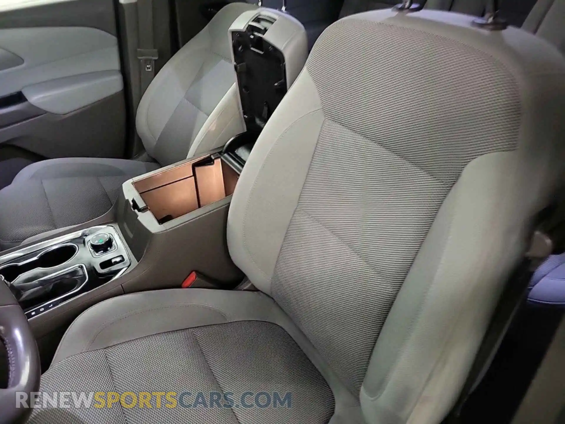 3 Photograph of a damaged car 1GNEVGKW2MJ183846 CHEVROLET TRAVERSE 2021
