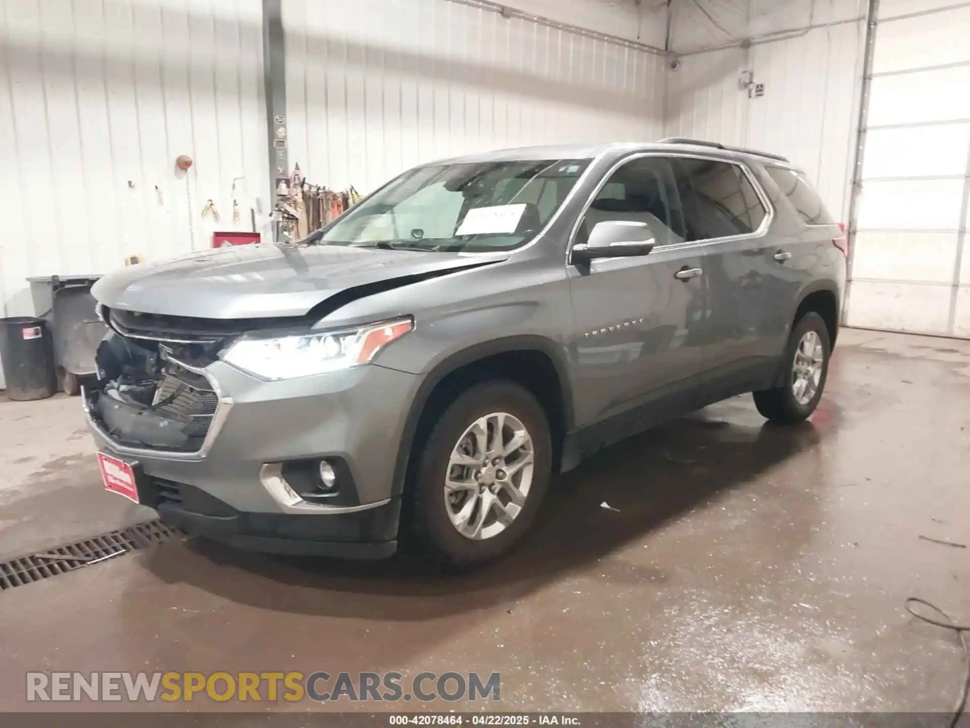 2 Photograph of a damaged car 1GNEVGKW8MJ204893 CHEVROLET TRAVERSE 2021