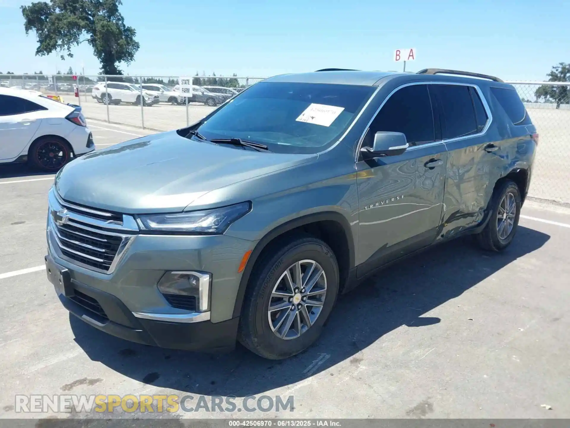 2 Photograph of a damaged car 1GNERGKW3NJ171548 CHEVROLET TRAVERSE 2022