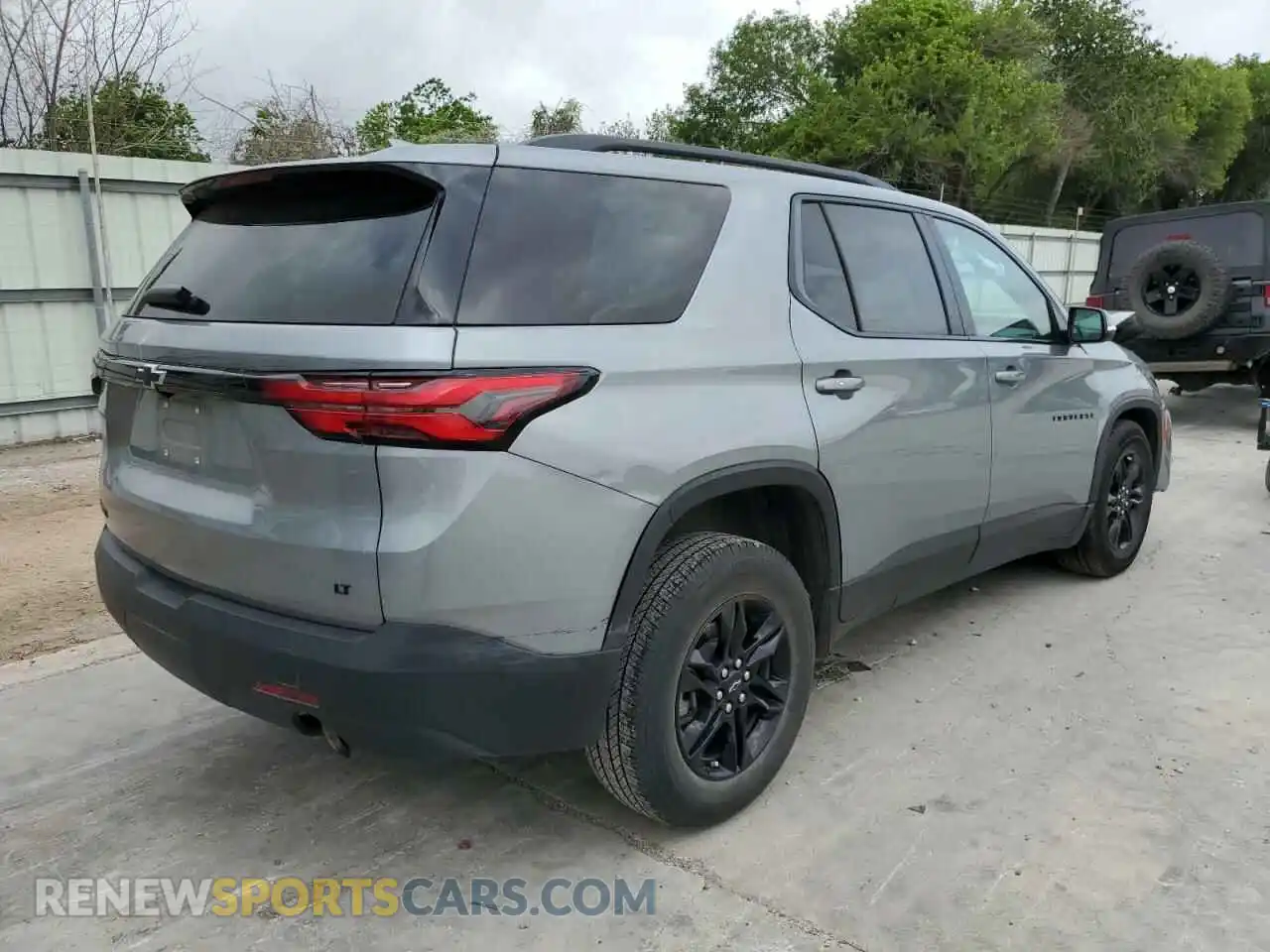 3 Photograph of a damaged car 1GNERGKW0PJ172935 CHEVROLET TRAVERSE 2023