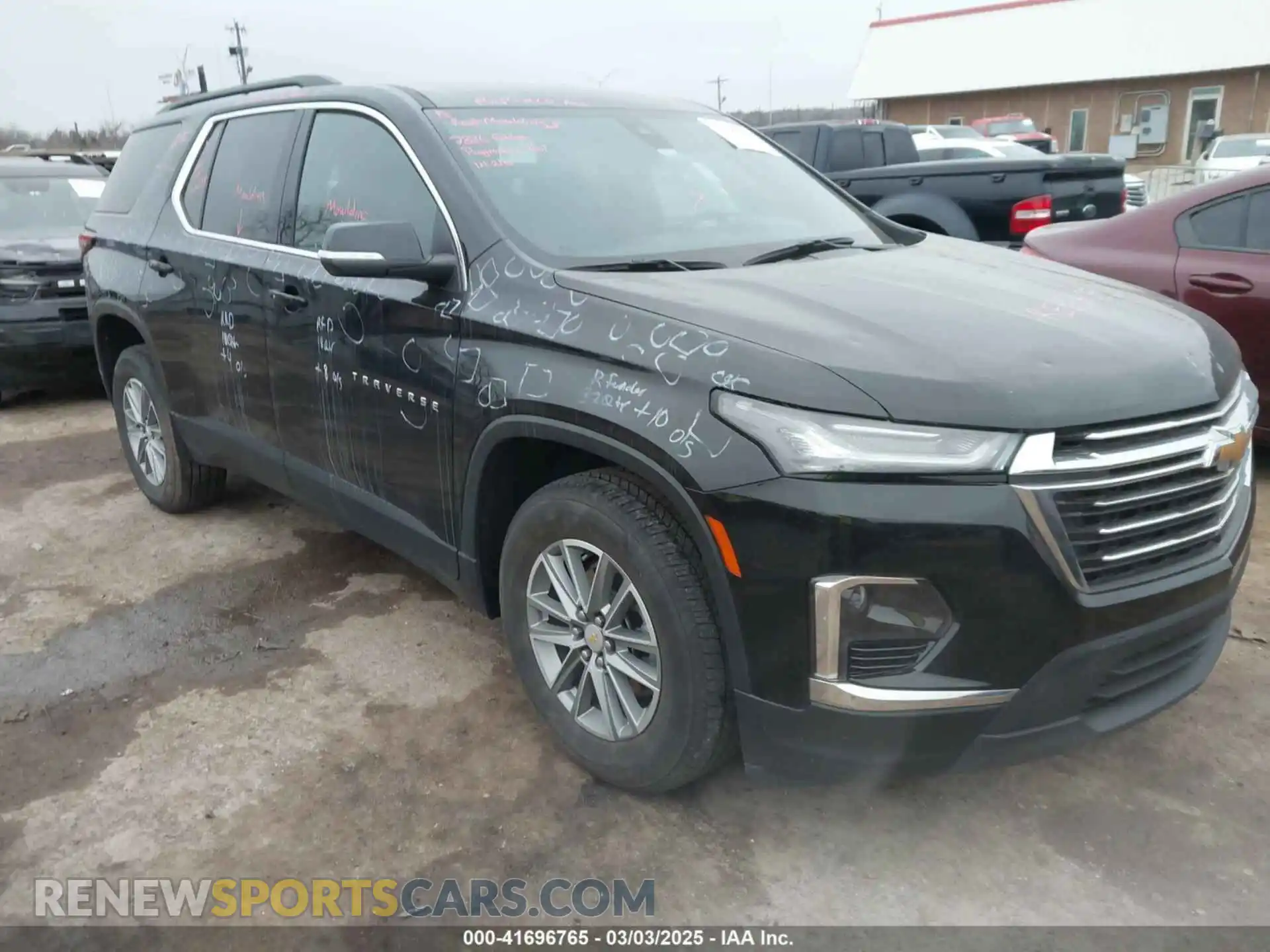 1 Photograph of a damaged car 1GNERGKW0PJ284280 CHEVROLET TRAVERSE 2023