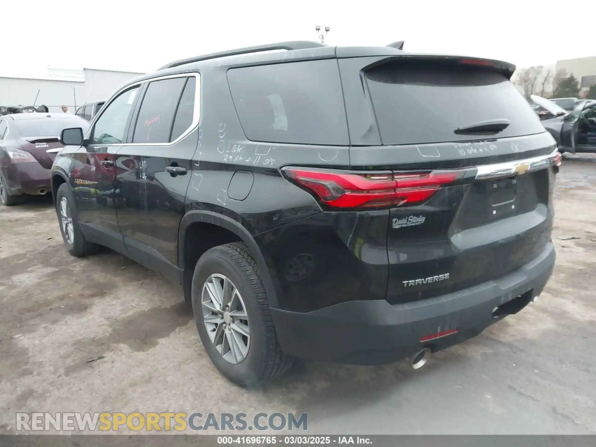 3 Photograph of a damaged car 1GNERGKW0PJ284280 CHEVROLET TRAVERSE 2023