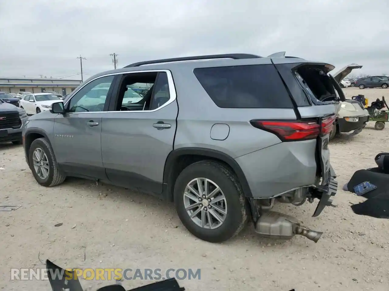 2 fotografías del automóvil dañado 1GNERGKW0PJ292007 CHEVROLET TRAVERSE 2023