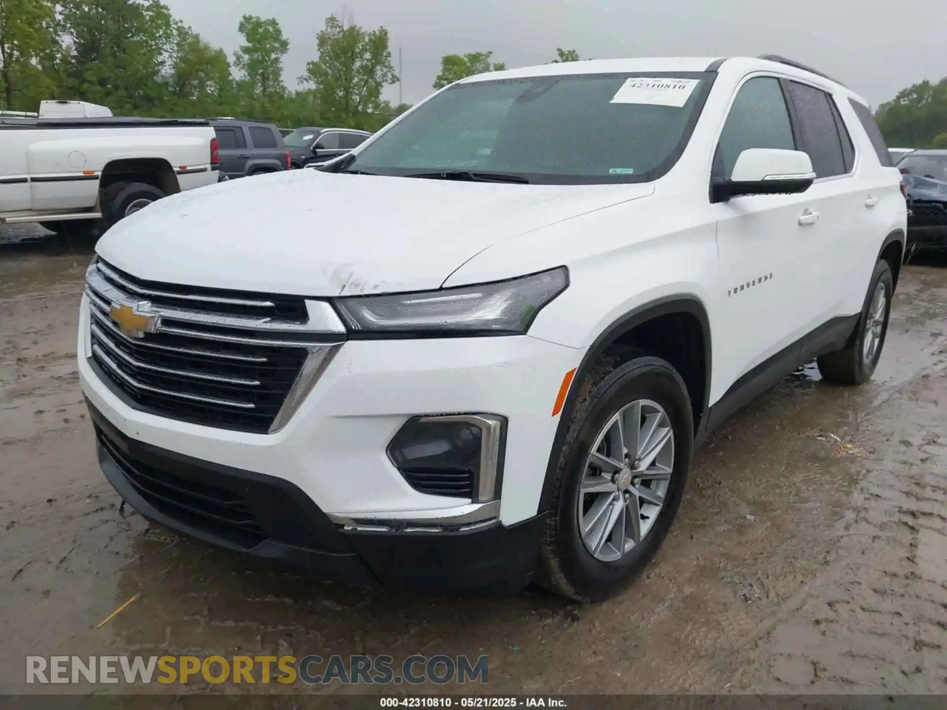 2 Photograph of a damaged car 1GNERGKW2PJ226753 CHEVROLET TRAVERSE 2023
